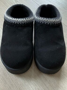 Black toddler slip ons